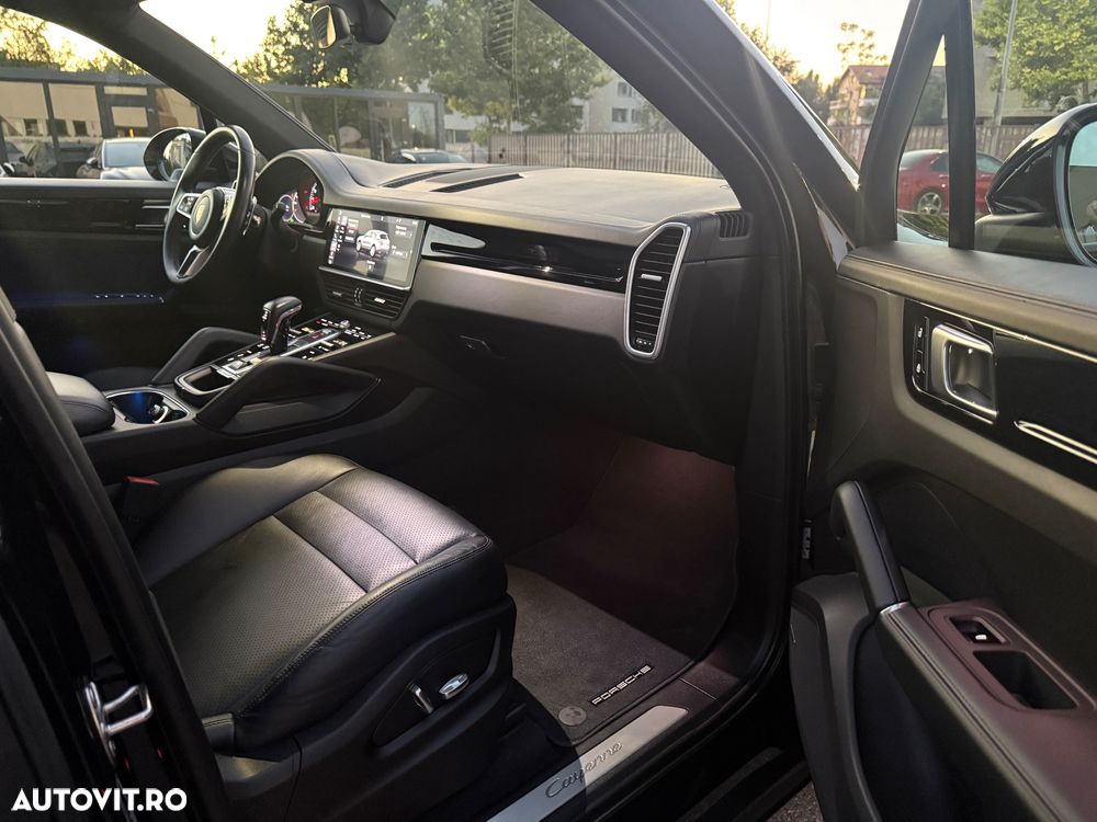 Porsche Cayenne - 16