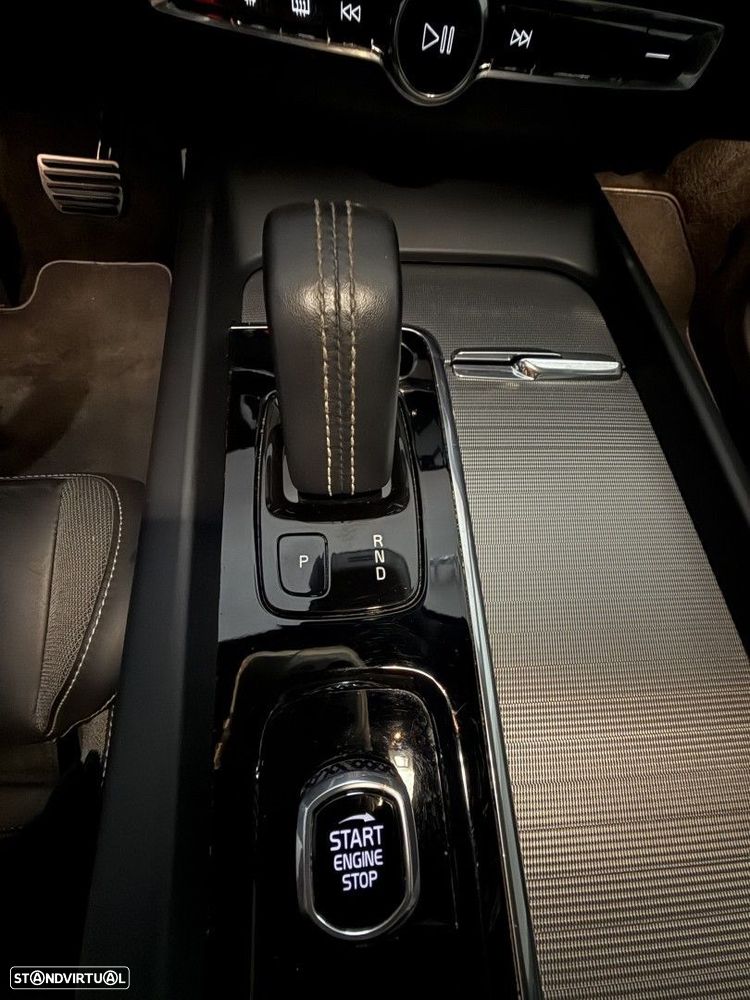 Volvo XC 60 2.0 B4 R-Design Geartronic - 20