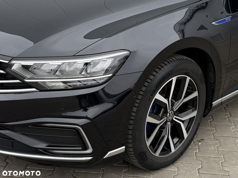 Volkswagen Passat - 11