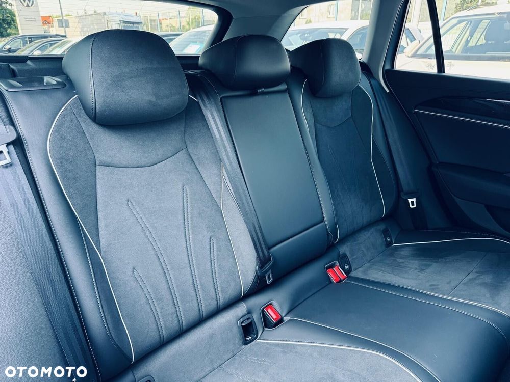 Volkswagen Passat - 20