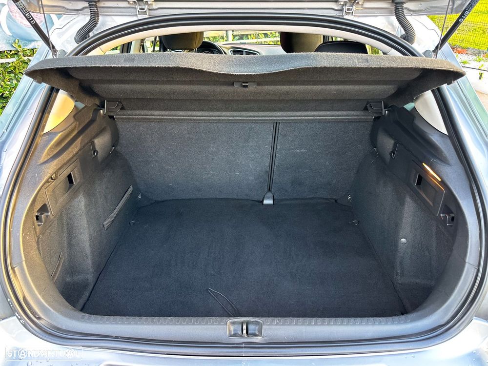 Citroën C4 1.6 BlueHDi Feel EAT6 - 13