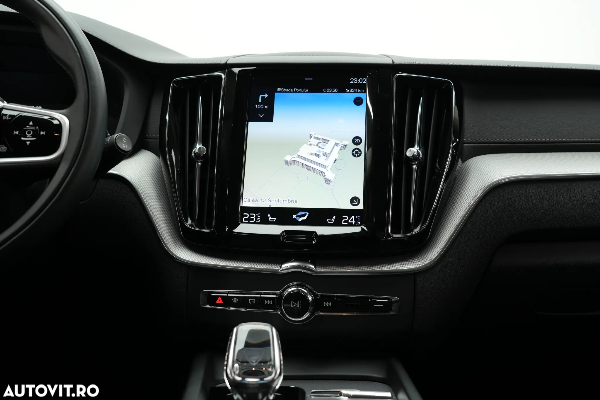 Volvo XC 60 B4 MHEV AWD Inscription - 12