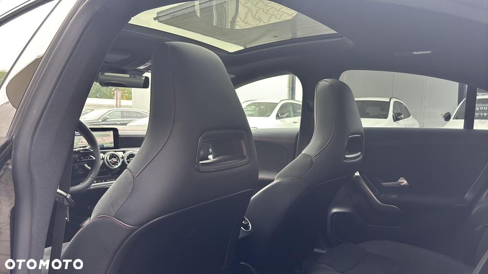 Mercedes-Benz CLA - 16