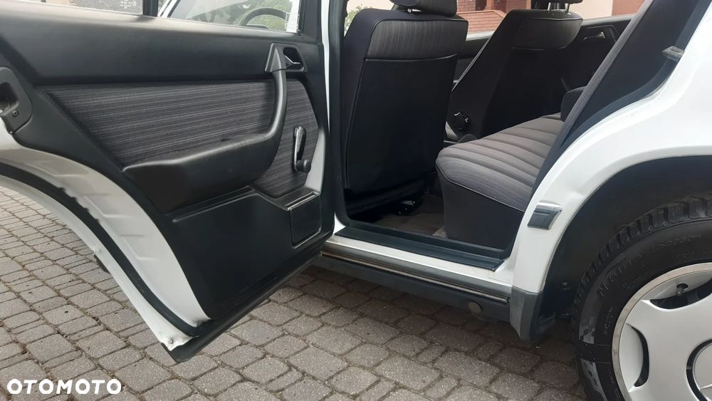 Mercedes-Benz W124 (1984-1993) - 8