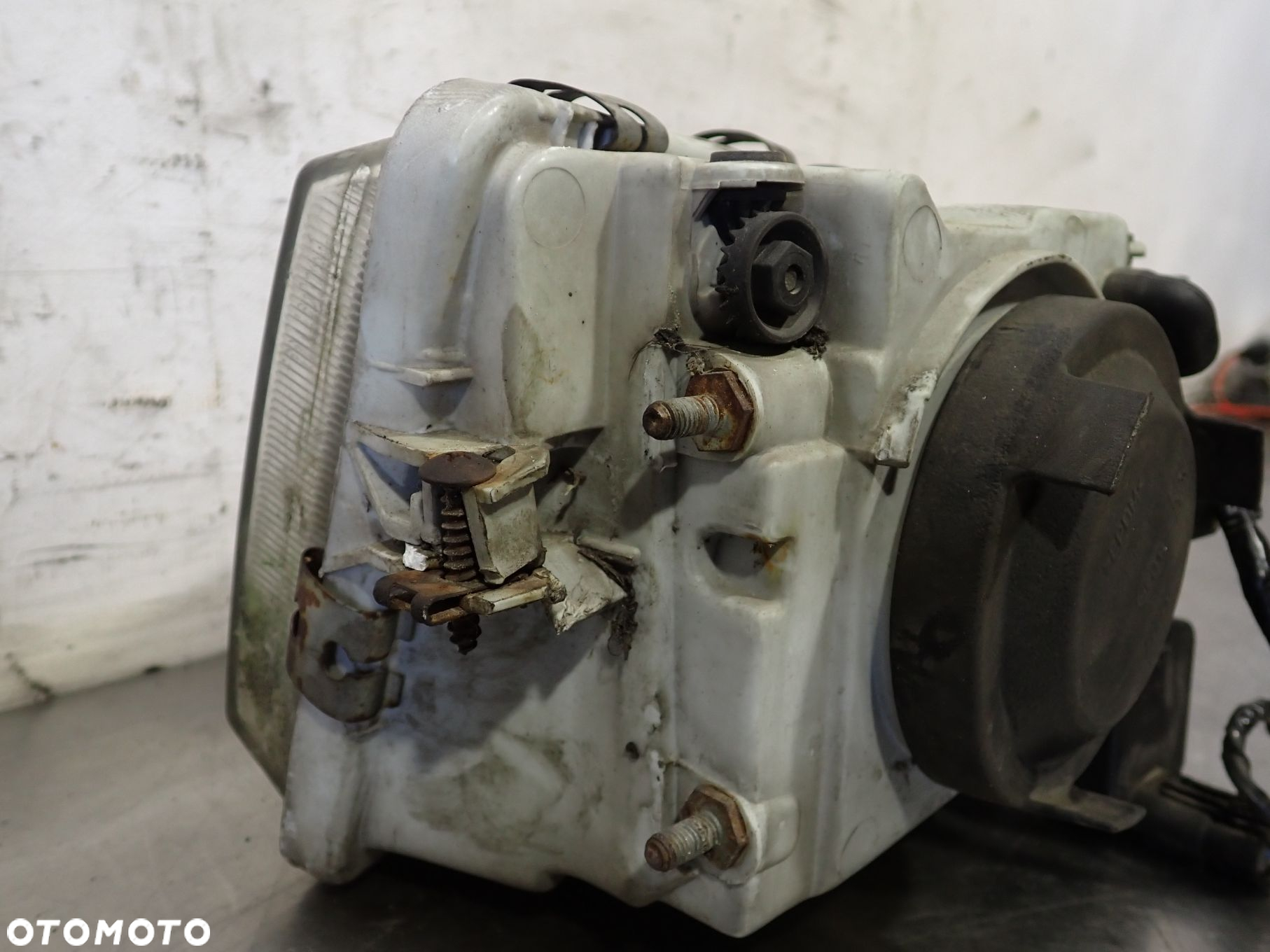 LAMPA LEWA PRZEDNIA VOLVO V40 I LIFT 1.9 773-1117L-LHD - 3