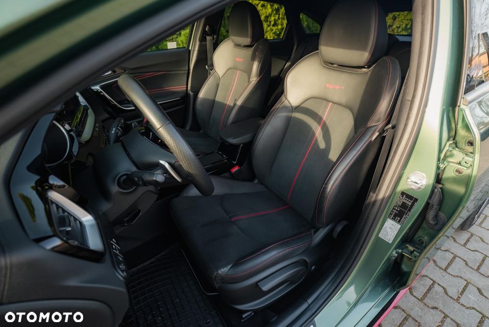 Kia ProCeed 1.6 T-GDI GT DCT - 13