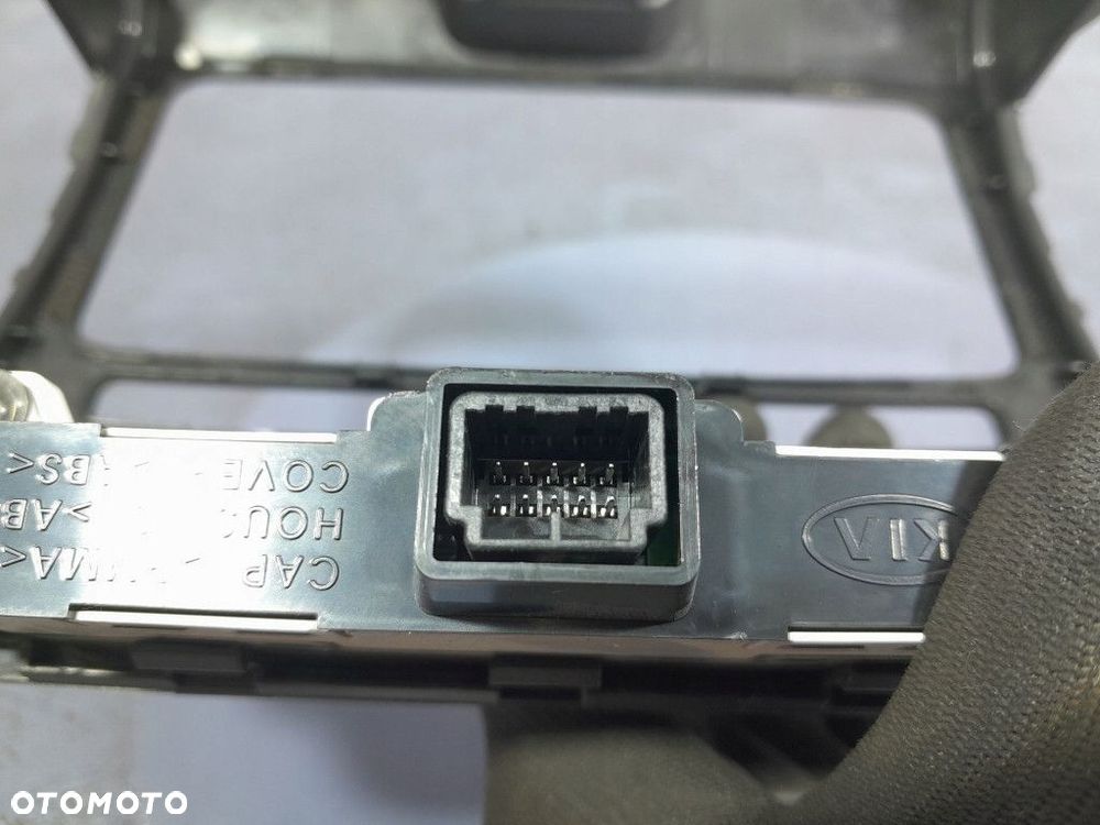 KIA SPORTAGE III RAMKA RADIA I NAWIGACJI EU 95960-3U000 - 2