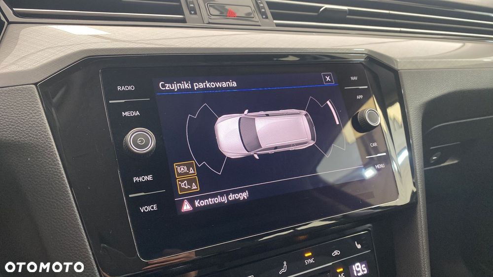 Volkswagen Passat - 22