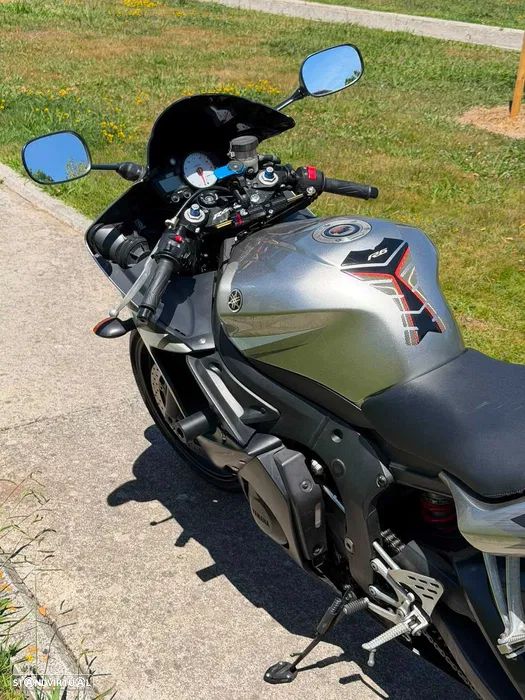 Yamaha YZF - 6