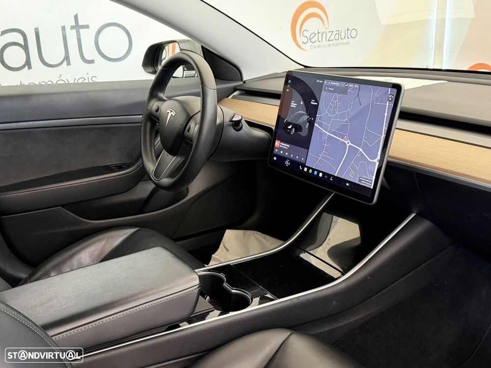 Tesla Model 3 - 11