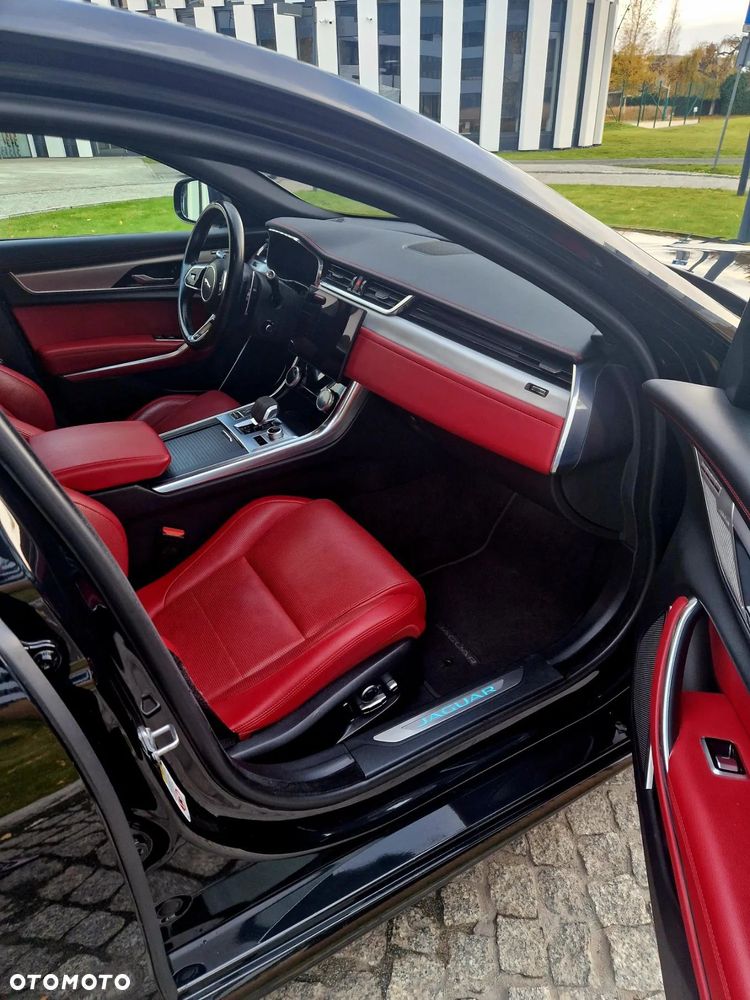 Jaguar XF P300 AWD R-Dynamic SE - 15
