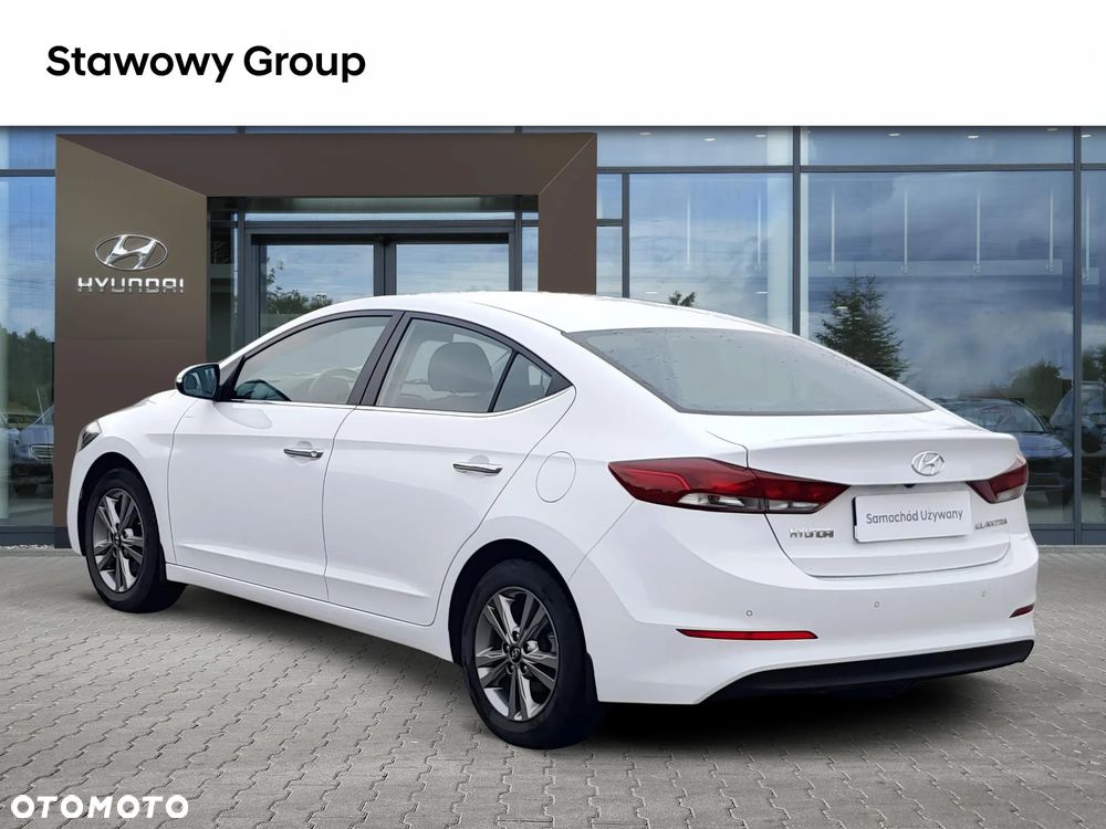 Hyundai Elantra 1.6 Comfort - 3
