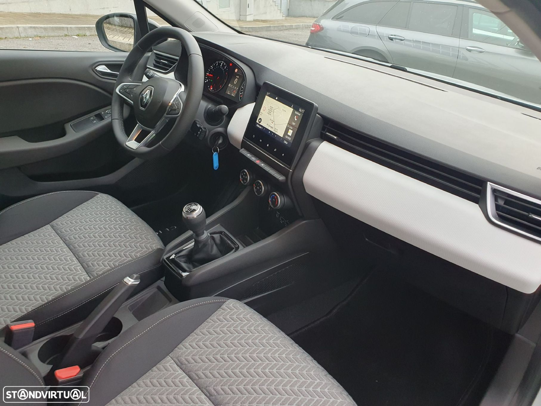 Renault Clio 1.0 TCe Limited - 23