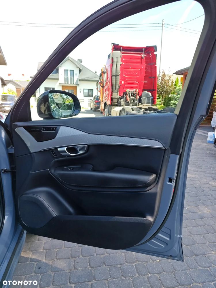 Volvo XC 90 D5 SCR AWD Momentum 7os - 23