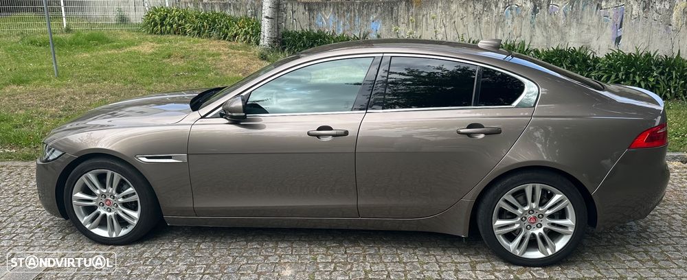 Jaguar XE 2.0 D Prestige Aut. - 1