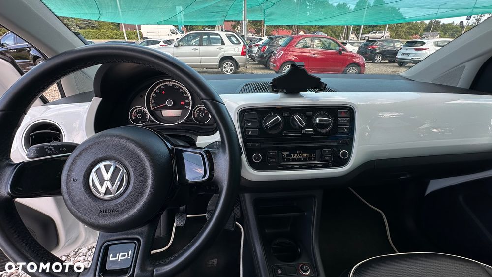 Volkswagen up! black - 8