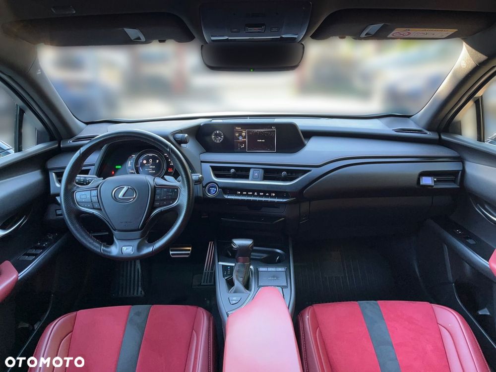 Lexus UX - 8
