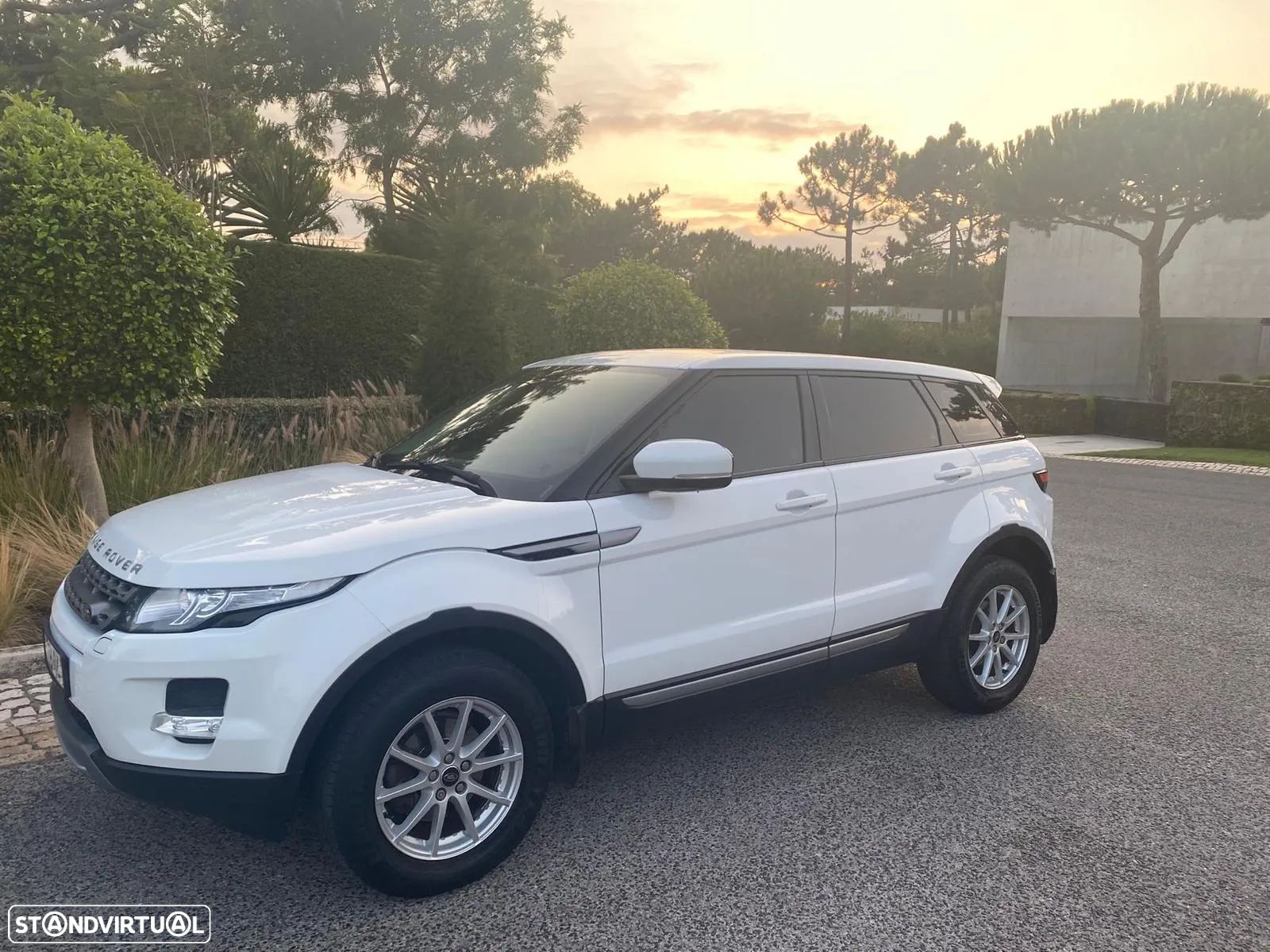 Land Rover Range Rover Evoque 2.2 SD4 Dynamic Auto - 1