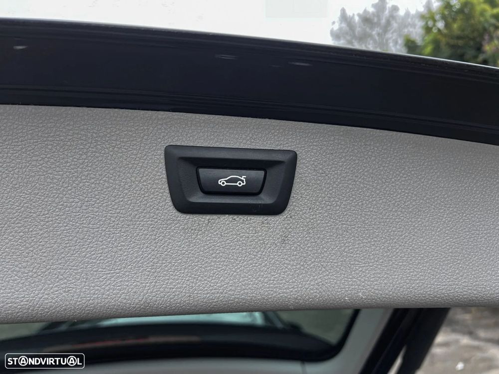 BMW 318 d Touring Auto Line Sport - 17