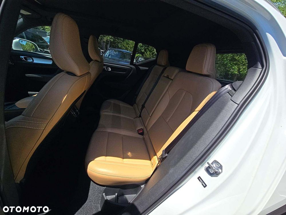 Volvo XC 40 T5 AWD Momentum - 9