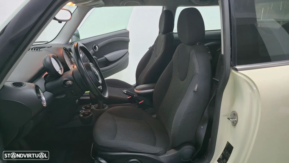 MINI 3 Portas Cooper D - 8