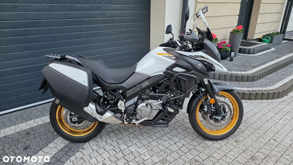 Suzuki V-STROM - 1