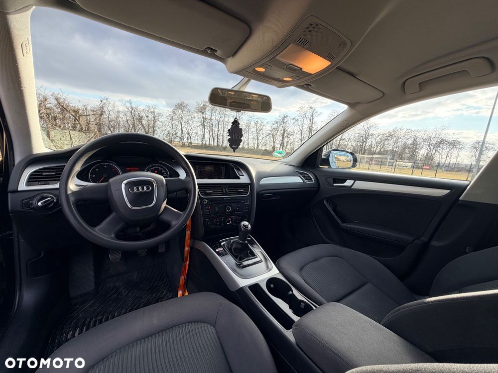 Audi A4 Avant - 32