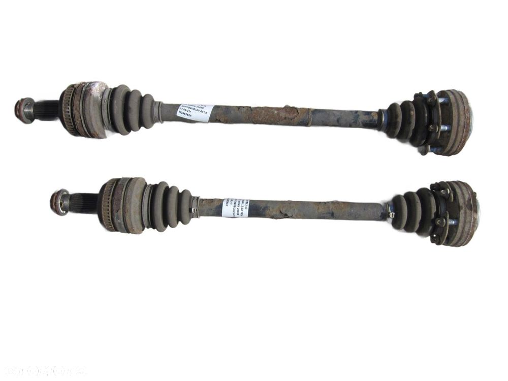 BMW E83 X3 2.0D PÓŁOŚ TYLNA PRAWA TYLNA TYŁ 7537608 - 1