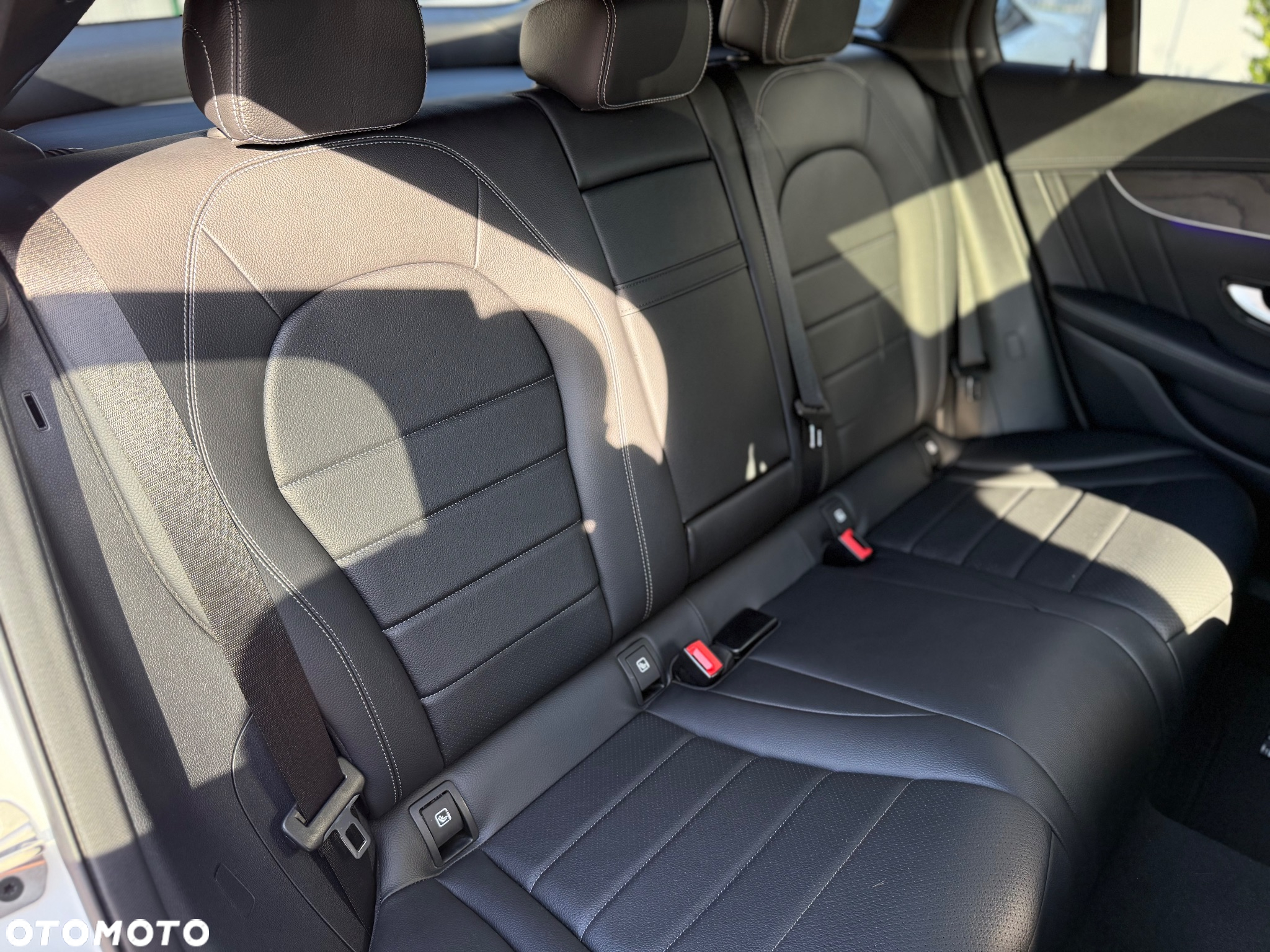 Mercedes-Benz GLC Coupe 300 de 4-Matic Business Edition - 11