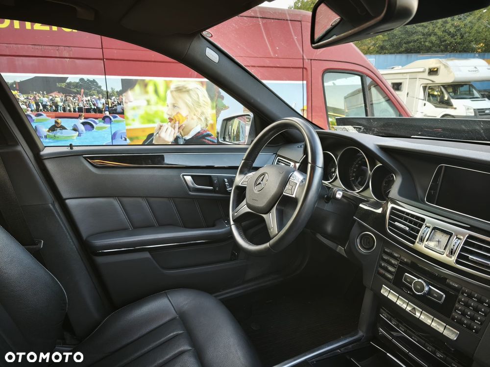 Mercedes-Benz Klasa E 350 BlueTEC 4-Matic Classic - 9