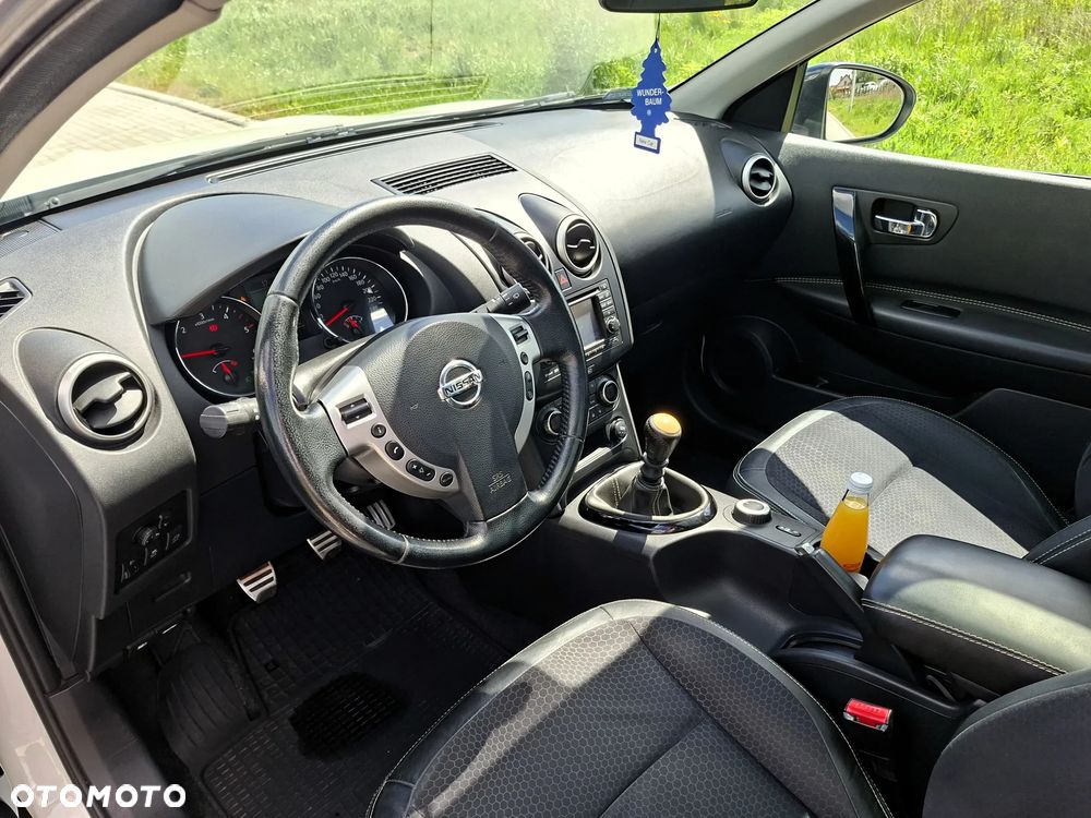 Nissan Qashqai 1.6 dCi 4 x 4 DPF Start/Stop tekna - 8