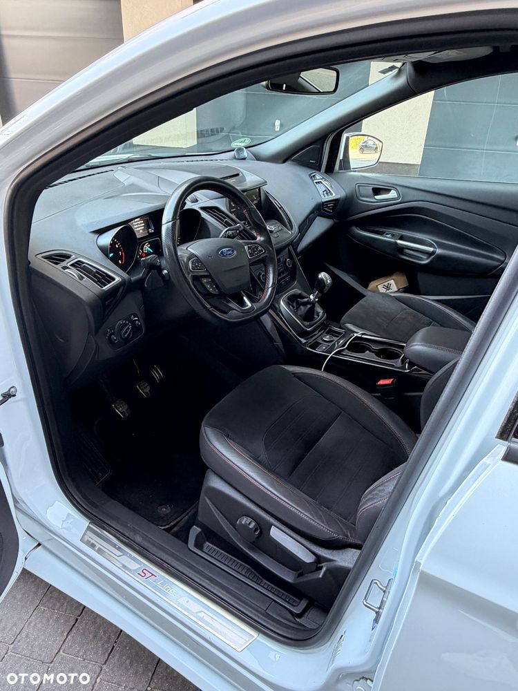 Ford Kuga - 12