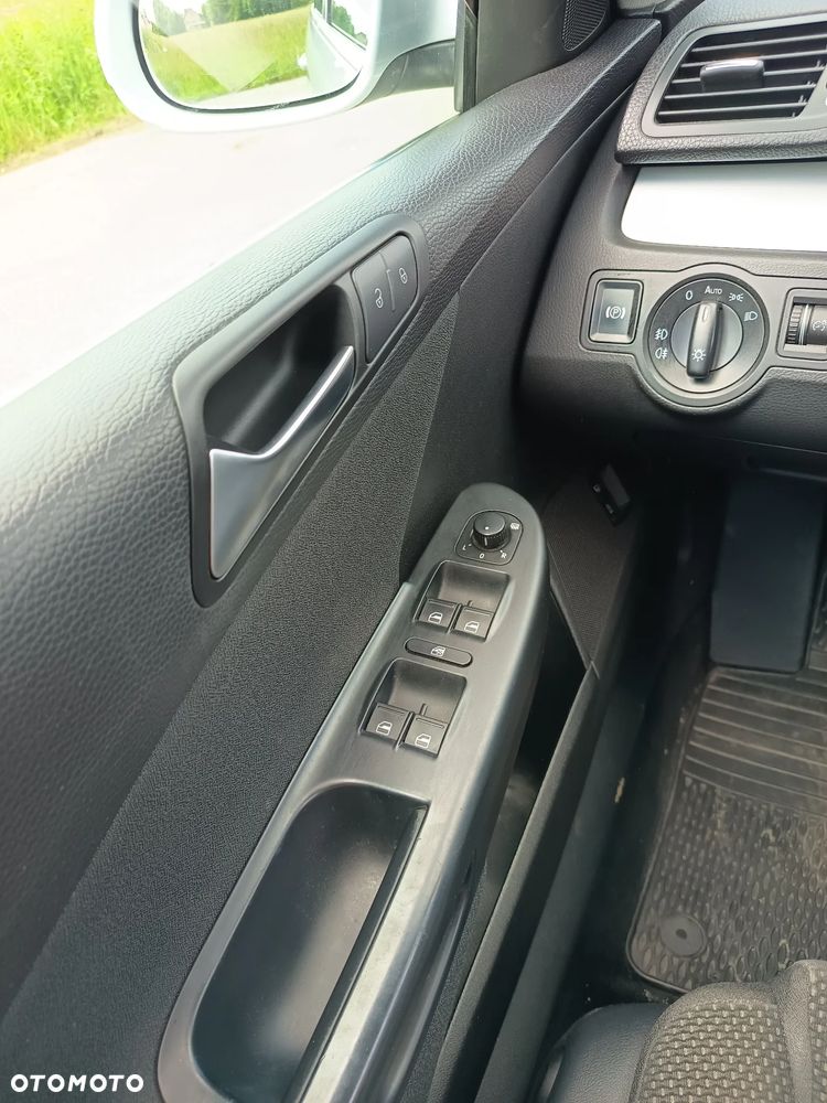 Volkswagen Passat - 10
