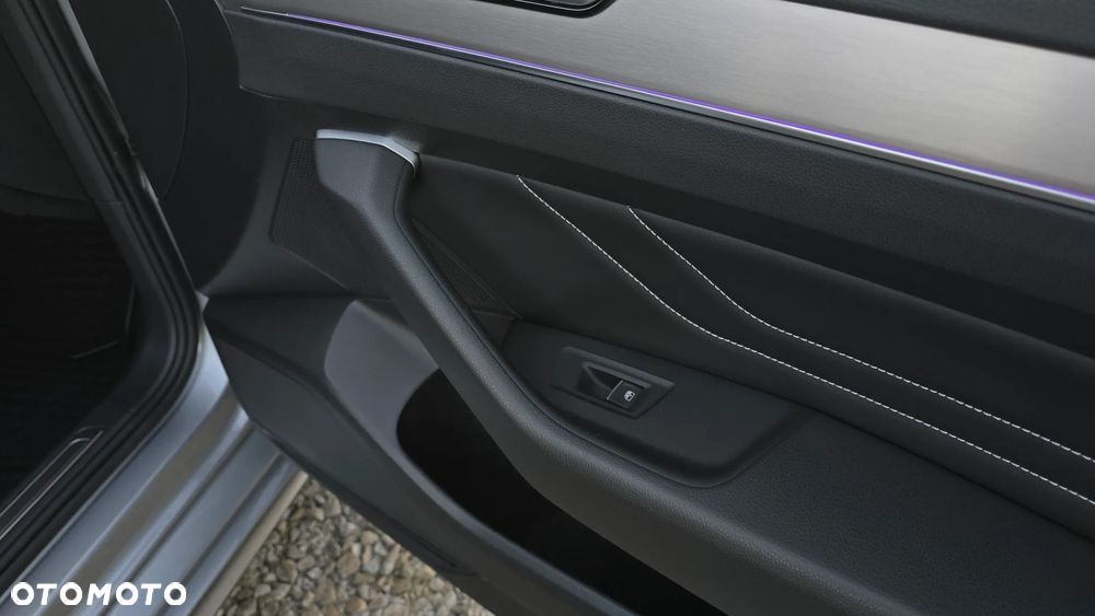 Volkswagen Passat 1.5 TSI EVO Elegance DSG - 32