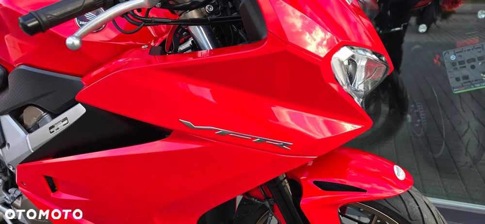 Honda VFR - 10