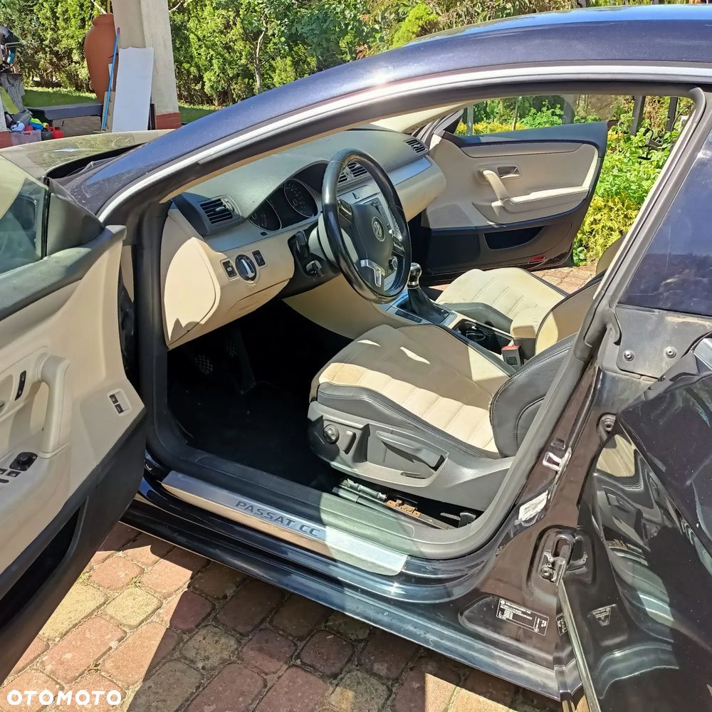 Volkswagen Passat CC - 11