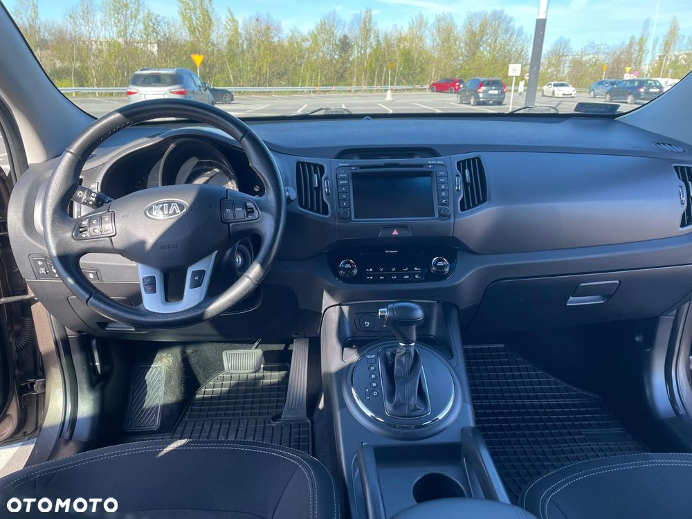 Kia Sportage 2.0 L - 13