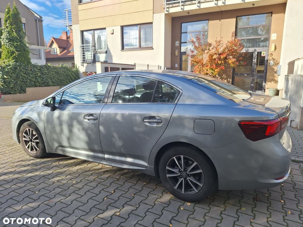 Toyota Avensis 1.8 Premium - 3