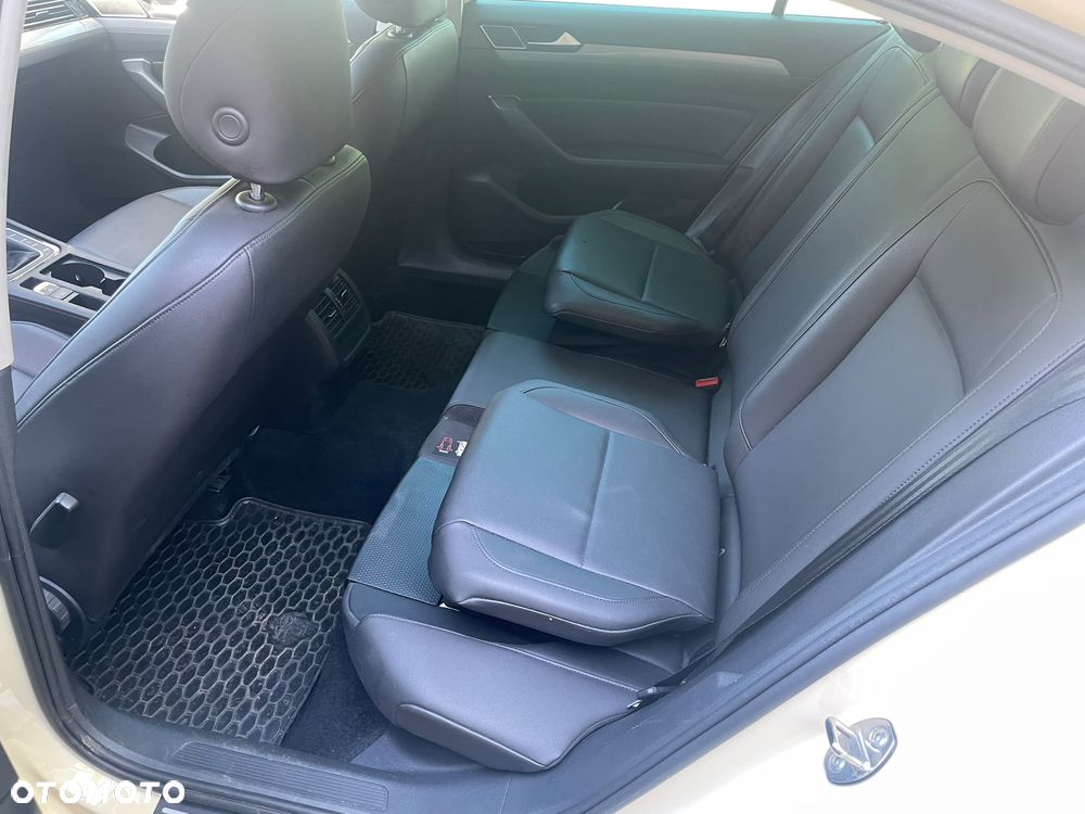 Volkswagen Passat 2.0 TDI EVO Business - 8