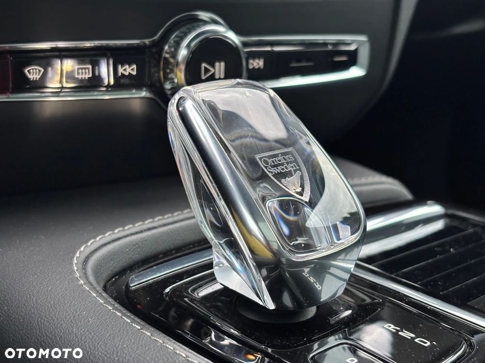 Volvo V60 T6 AWD Plug-In Hybrid Inscription - 24
