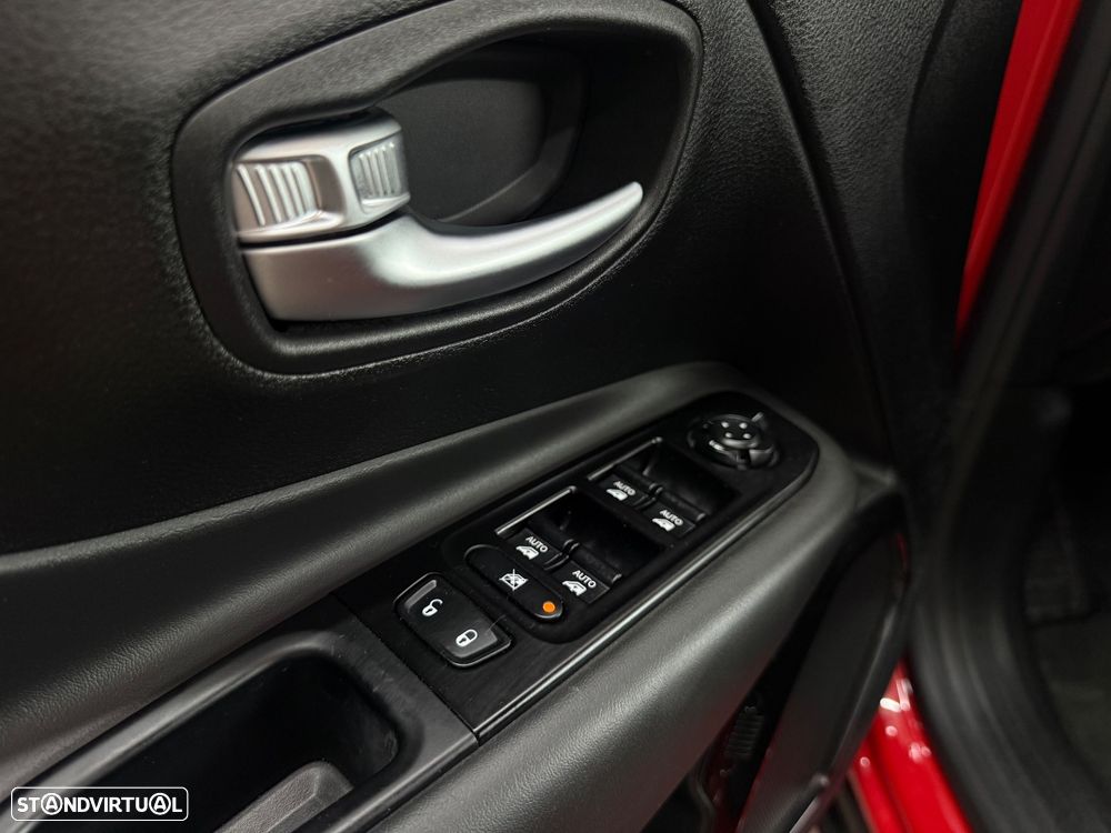 Jeep Renegade 1.3 T Night Eagle DCT - 25
