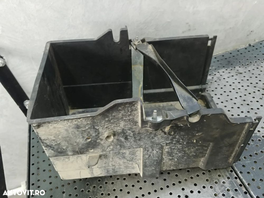 carcasa suport baterie 1.0b m1dd ford focus 3 am5110718aa - 1