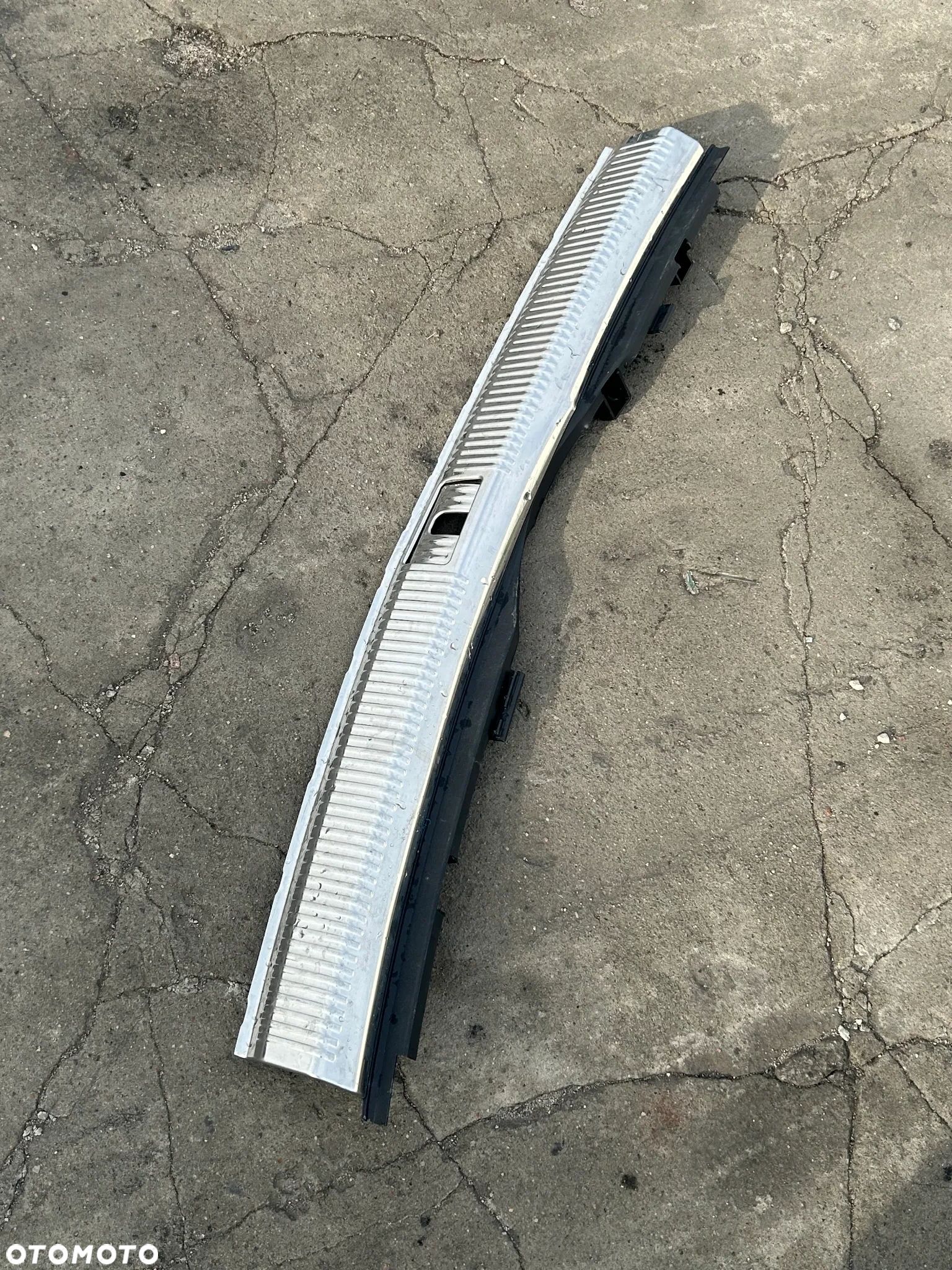 OSŁONA LISTWA CHROM BAGAŻNIK AUDI A6 C7 4G9864483 - 1