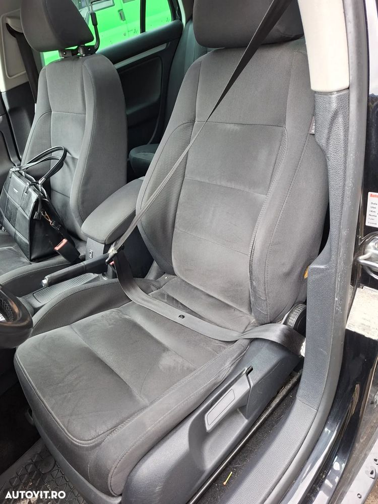 Volkswagen Golf 2.0 TDI Highline DSG - 8