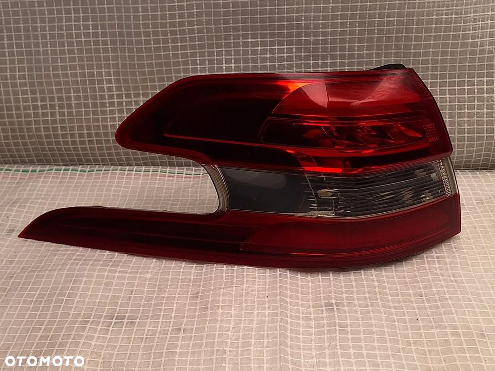 lampa tyl tylna lewa peugeot 308 II t9 2013-2017 kombi sw 9678093980 europa orginal demontaz - 1