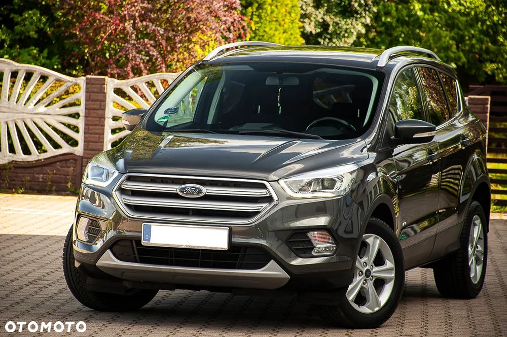 Ford Kuga 1.5 EcoBoost 4WD Titanium - 1