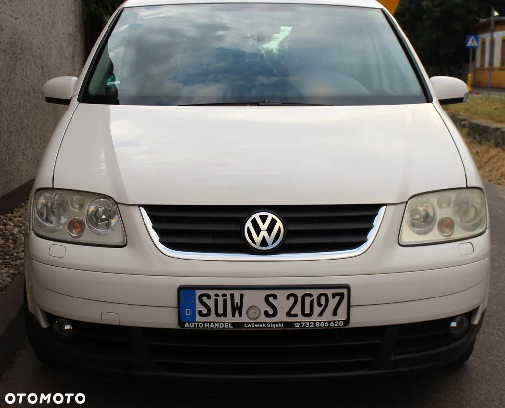 Volkswagen Touran - 11