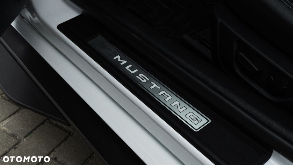 Ford Mustang - 26