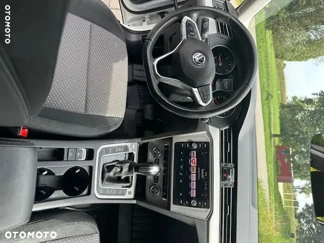 Volkswagen Passat - 11
