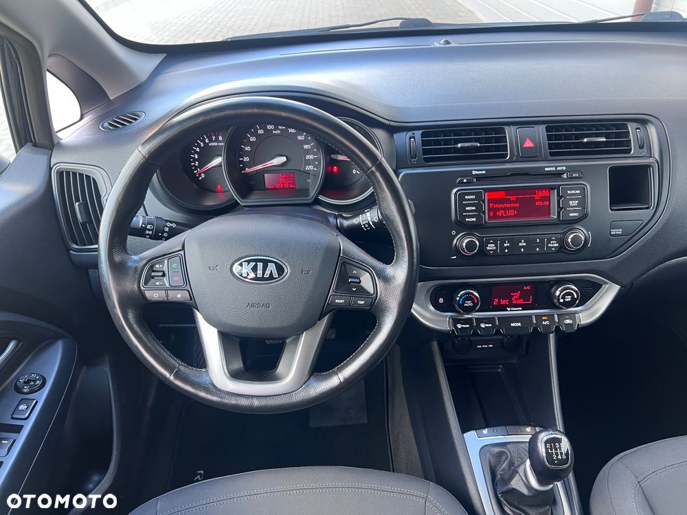 Kia Rio 1.4 Dream Team Edition - 22